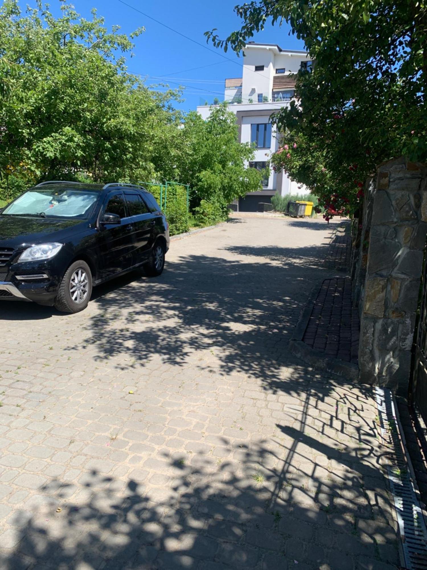 Apartment квартира-студія *